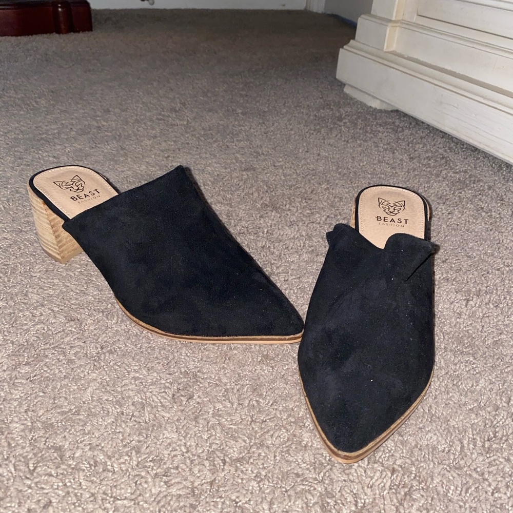 Slip on heel shoe